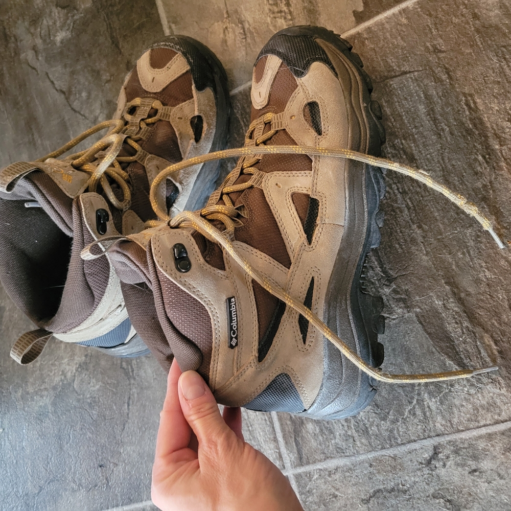 Columbia Brown and Tan Hiking Boots MENS size 9